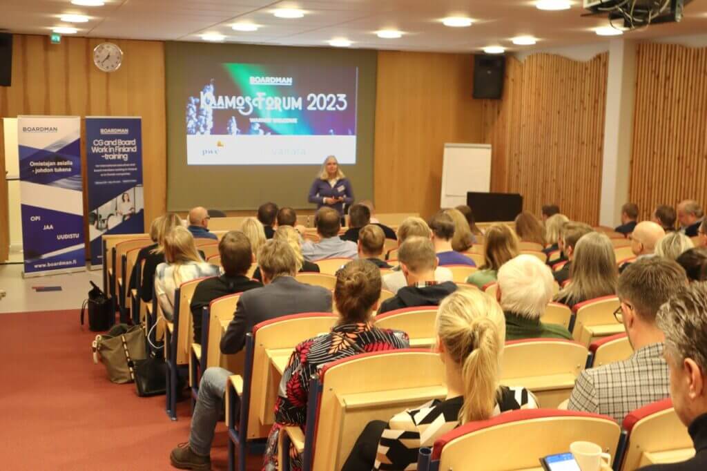 Vuoden 2023 Kaamos Forumiin osallistui lähes sata pörssiyhtiöiden edustajaa. Tilaisuuden avasi Boardmanin hallituksen puheenjohtaja Mirel Leino-Haltia.